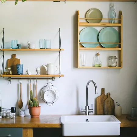 Economo Rive * ترييستي